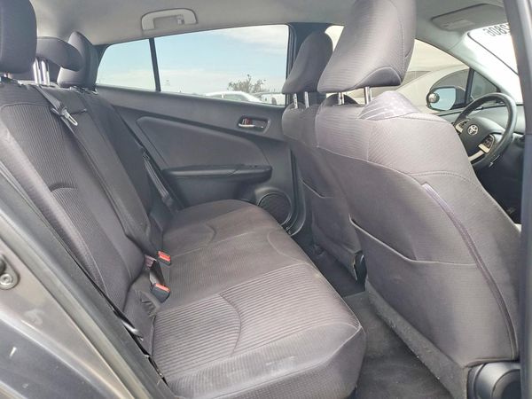 2016 TOYOTA PRIUS