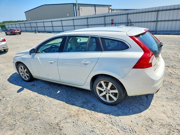 2017 VOLVO V60