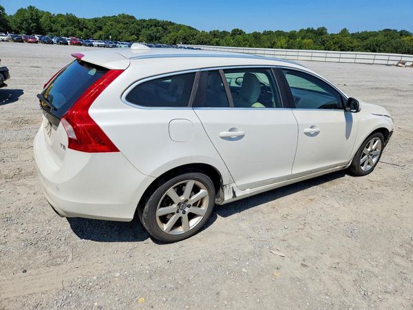 2017 VOLVO V60