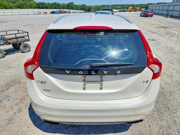 2017 VOLVO V60