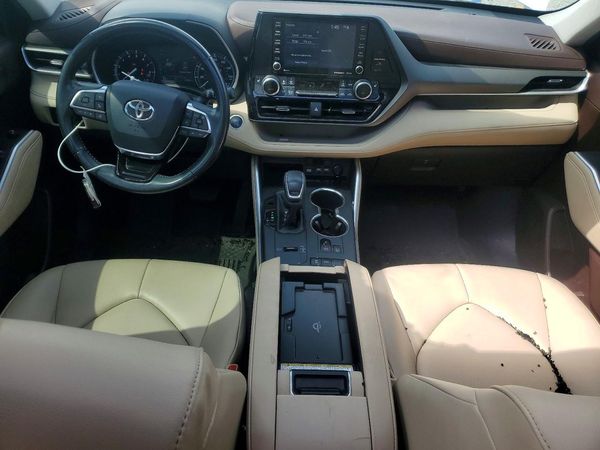 2021 TOYOTA HIGHLANDER XLE