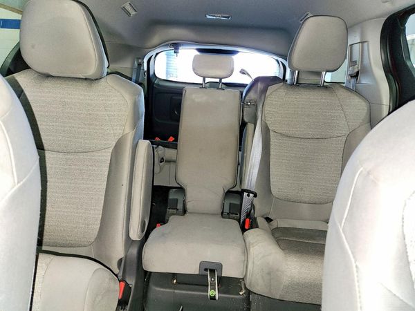 2021 TOYOTA SIENNA LE