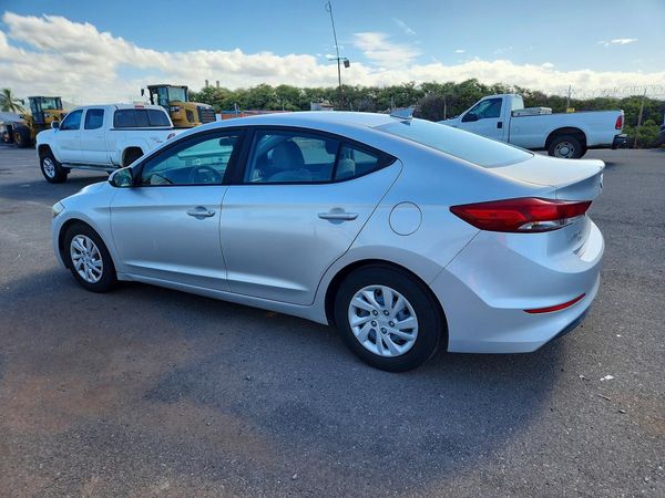 2017 HYUNDAI ELANTRA SE Base