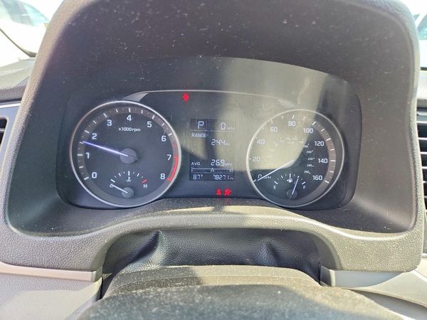 2017 HYUNDAI ELANTRA SE Base