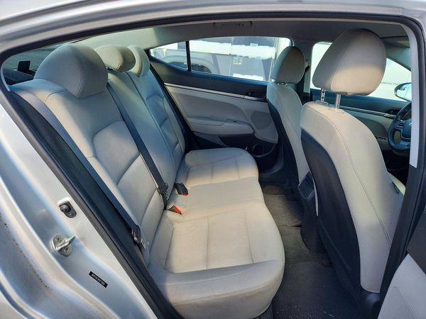 2017 HYUNDAI ELANTRA SE Base