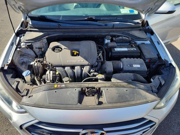 2017 HYUNDAI ELANTRA SE Base