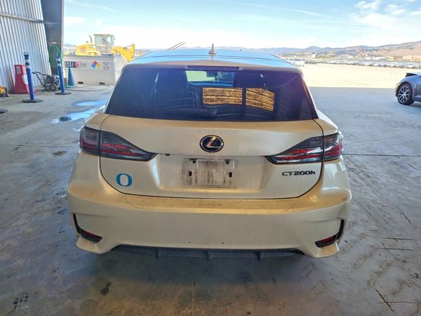 2016 LEXUS CT 200h