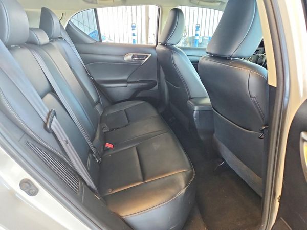 2016 LEXUS CT 200h