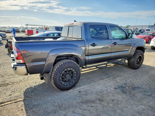 2015 TOYOTA TACOMA