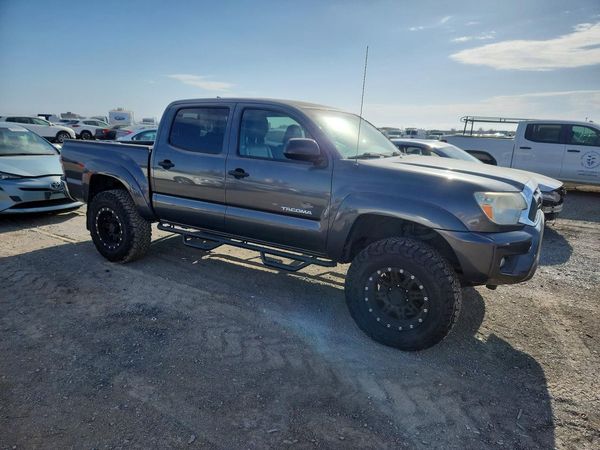 2015 TOYOTA TACOMA