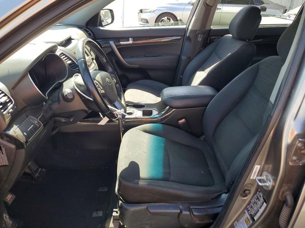 2015 KIA SORENTO GL — DENT