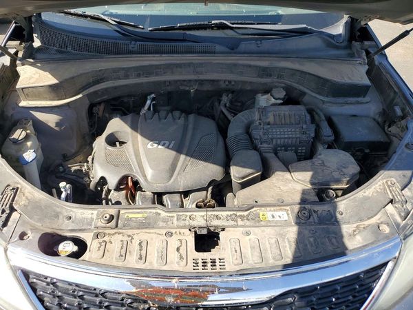 2015 KIA SORENTO GL — Engine bay