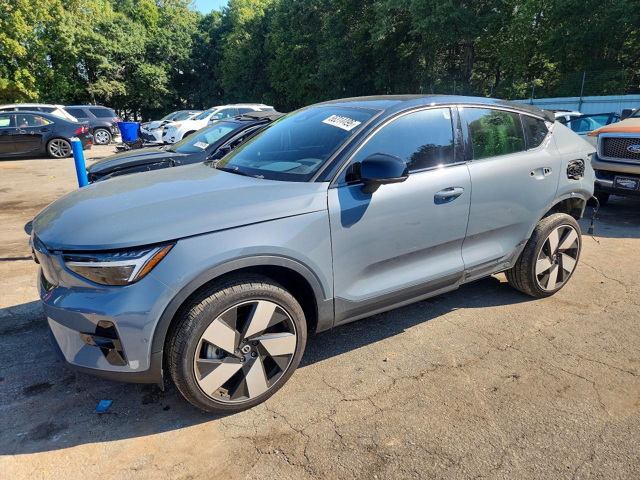 2022 VOLVO C40