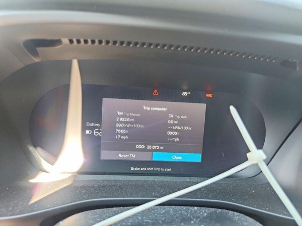 2022 VOLVO C40