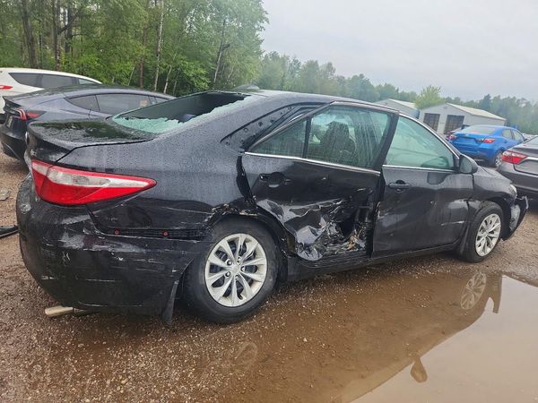 2017 TOYOTA CAMRY