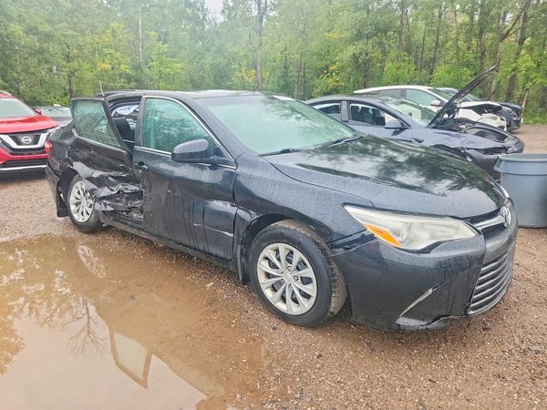 2017 TOYOTA CAMRY
