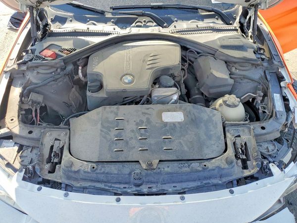 2014 BMW 4 SERIES — Engine bay