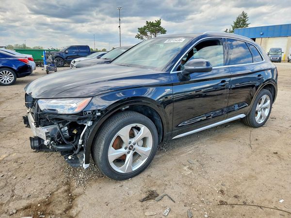 2023 AUDI Q5 S Line quattro Prestige
