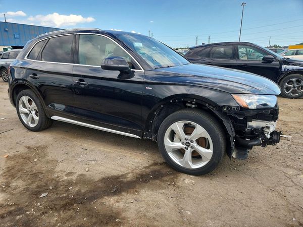 2023 AUDI Q5 S Line quattro Prestige