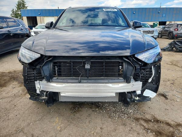 2023 AUDI Q5 S Line quattro Prestige