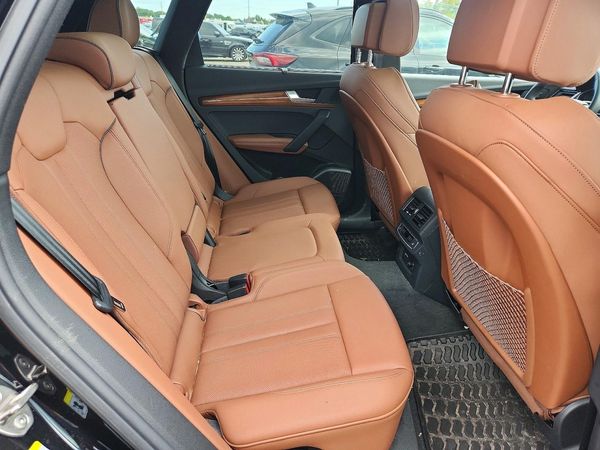 2023 AUDI Q5 S Line quattro Prestige