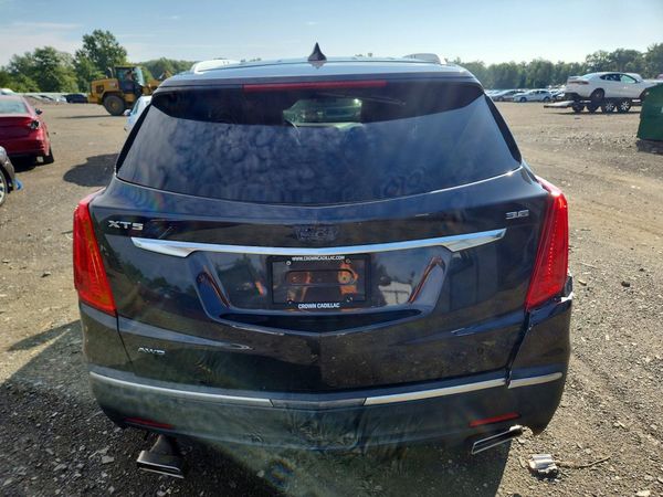 2017 CADILLAC XT5