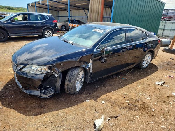 2015 LEXUS ES350 350 — Front 3/4