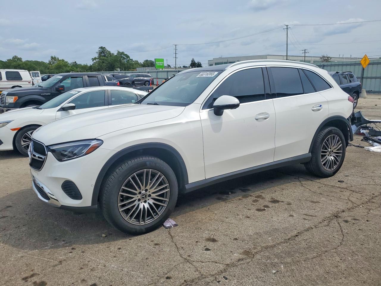 2026 MERCEDES-BENZ GLC