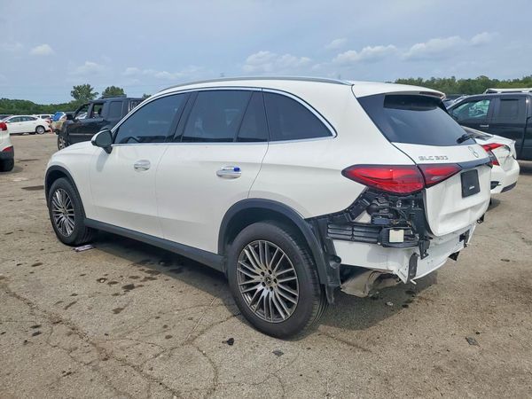 2026 MERCEDES-BENZ GLC