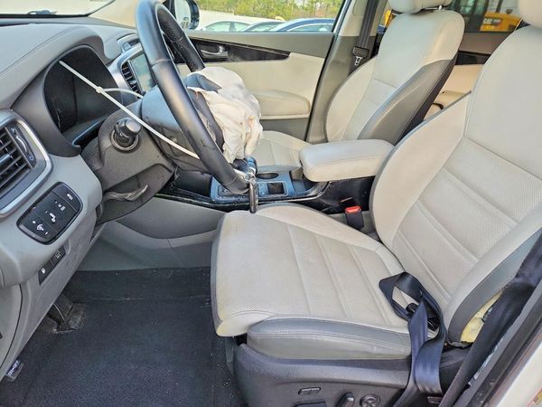 2016 KIA SORENTO SX / SX Limited — DENT
