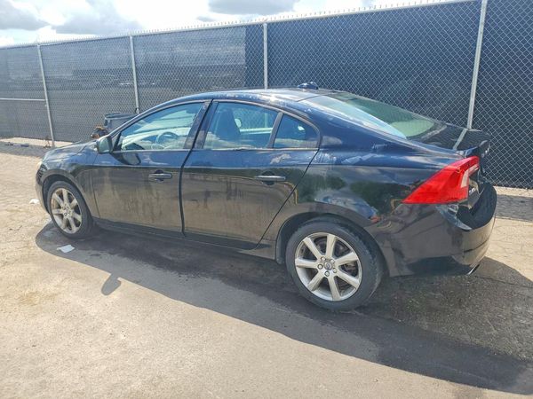2016 VOLVO S60 SV32 Base
