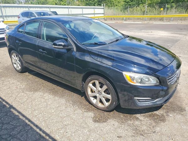 2016 VOLVO S60 SV32 Base