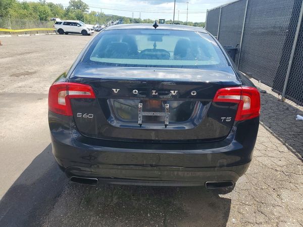 2016 VOLVO S60 SV32 Base
