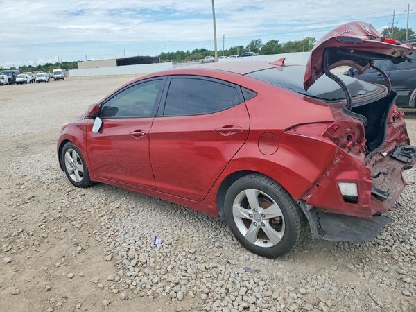 2013 HYUNDAI ELANTRA