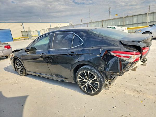 2018 TOYOTA CAMRY