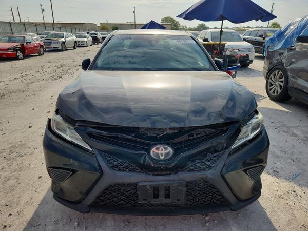 2018 TOYOTA CAMRY