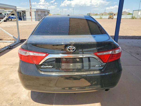 2015 TOYOTA CAMRY