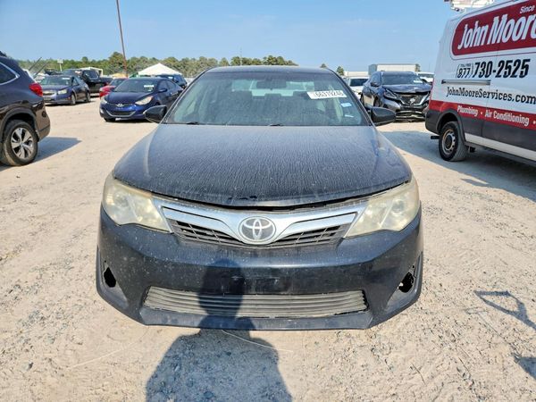 2014 TOYOTA CAMRY