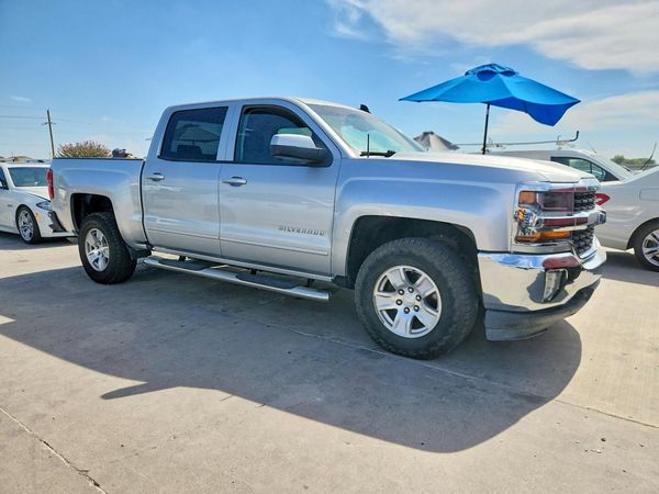 2018 CHEVROLET SILVERADO LT — Passenger 3/4