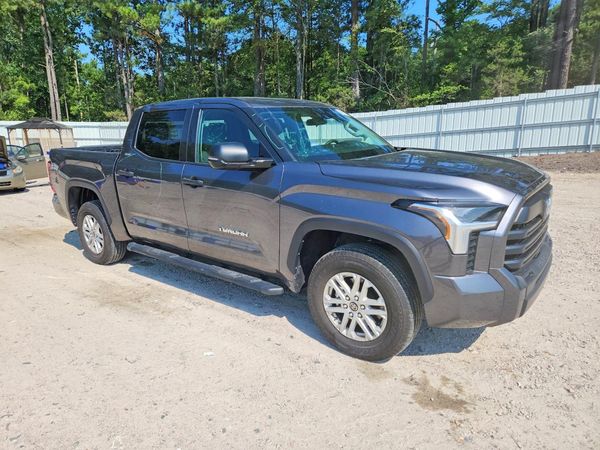 2022 TOYOTA TUNDRA SR5 — Passenger 3/4