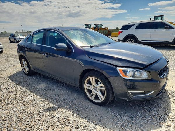 2015 VOLVO S60 Premier (non R design) — Passenger 3/4