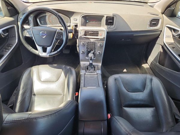 2015 VOLVO S60 Premier (non R design) — CKPT
