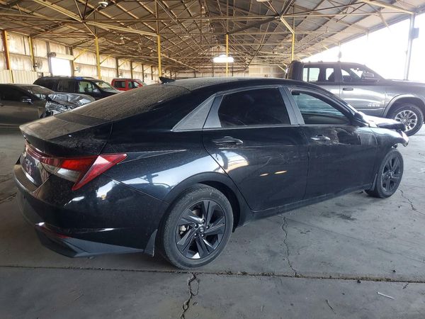 2022 HYUNDAI ELANTRA