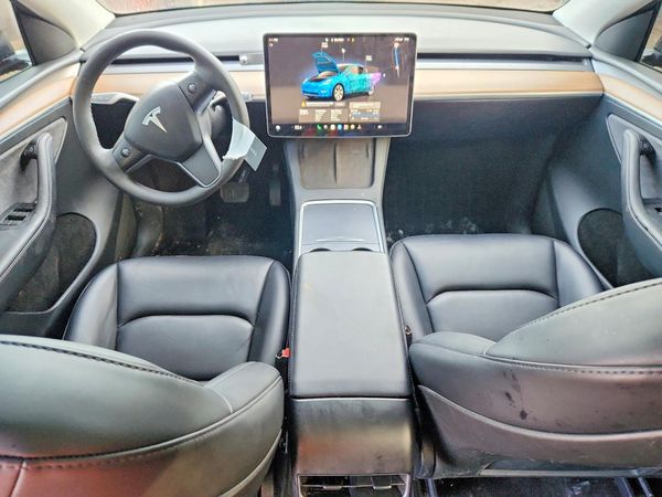 2024 TESLA MODEL Y