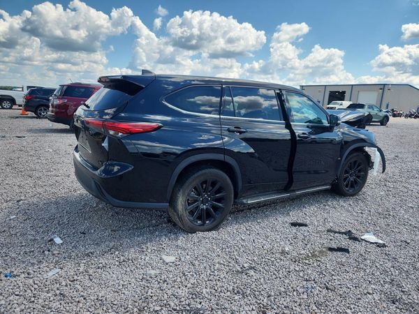 2022 TOYOTA HIGHLANDER L