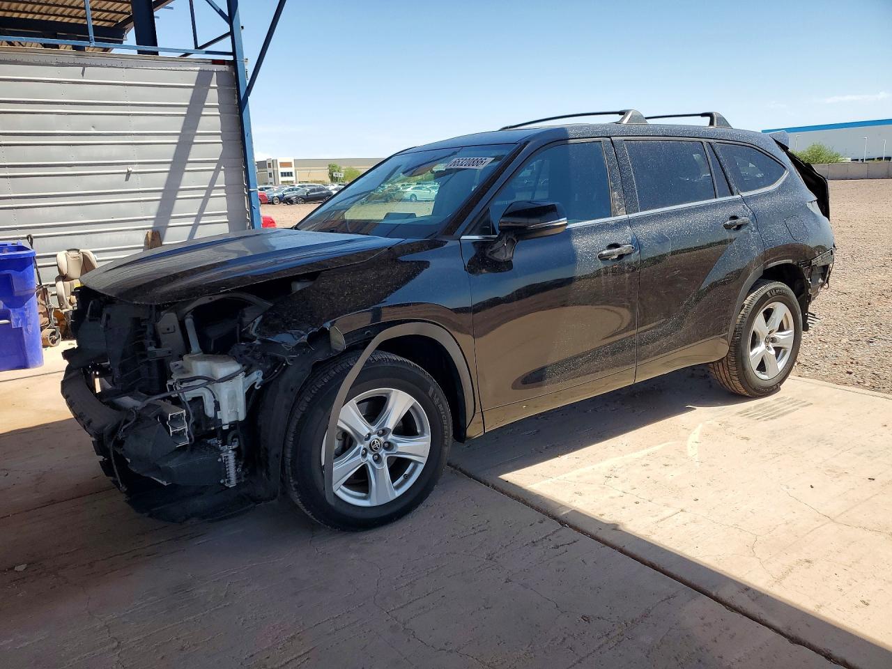 2022 TOYOTA HIGHLANDER LE