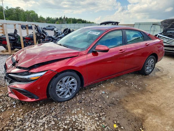 2024 HYUNDAI ELANTRA
