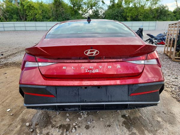 2024 HYUNDAI ELANTRA