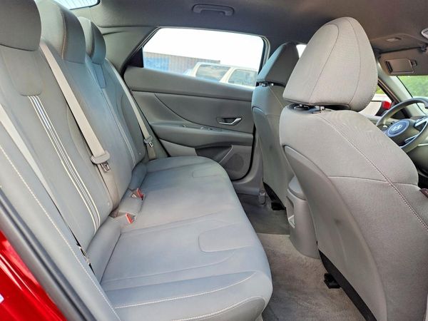 2024 HYUNDAI ELANTRA