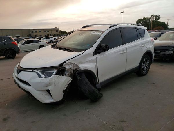 2018 TOYOTA RAV4 LE